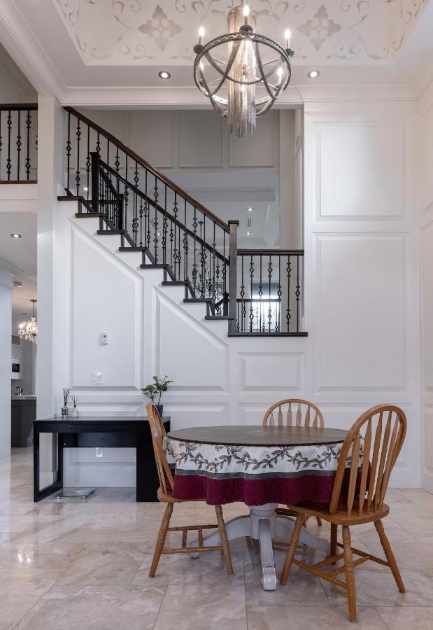 Luxurious Private Rooms In Richmond Exterior photo