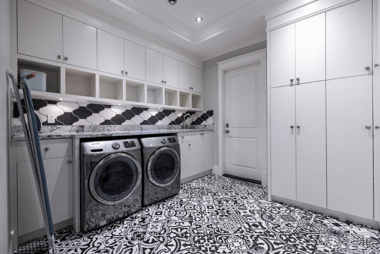 Luxurious Private Rooms In Richmond Exterior photo
